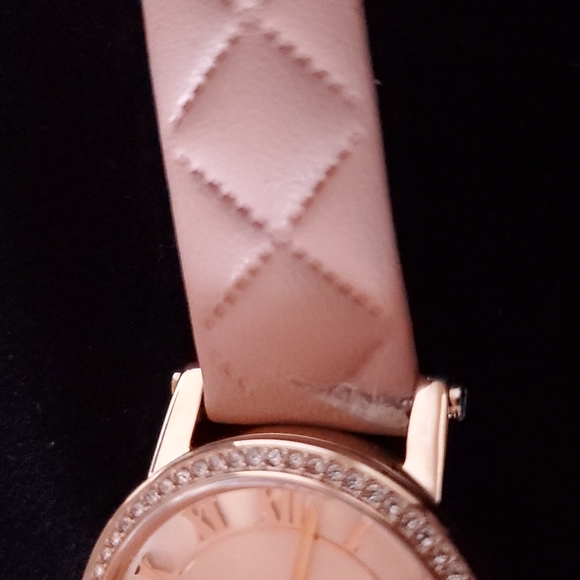 Michael Kors Women's Petite Norie Pink Mother of Pearl Dial Pink Leather Watch - Picture 9 of 9